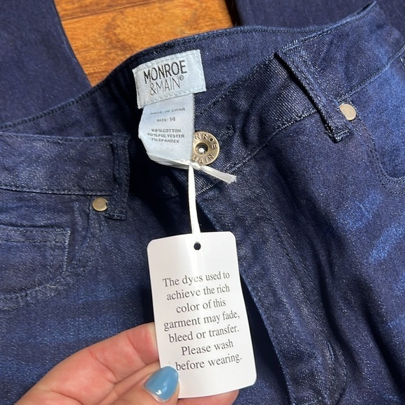 NWT Monroe & Main Dark Wash High Rise Flare Jeans - Picture 4 of 10